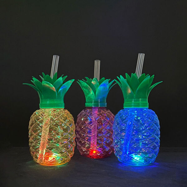 AGK - Ananasflaske M/Sugerør og LED  500 ml. -Ass. Farver