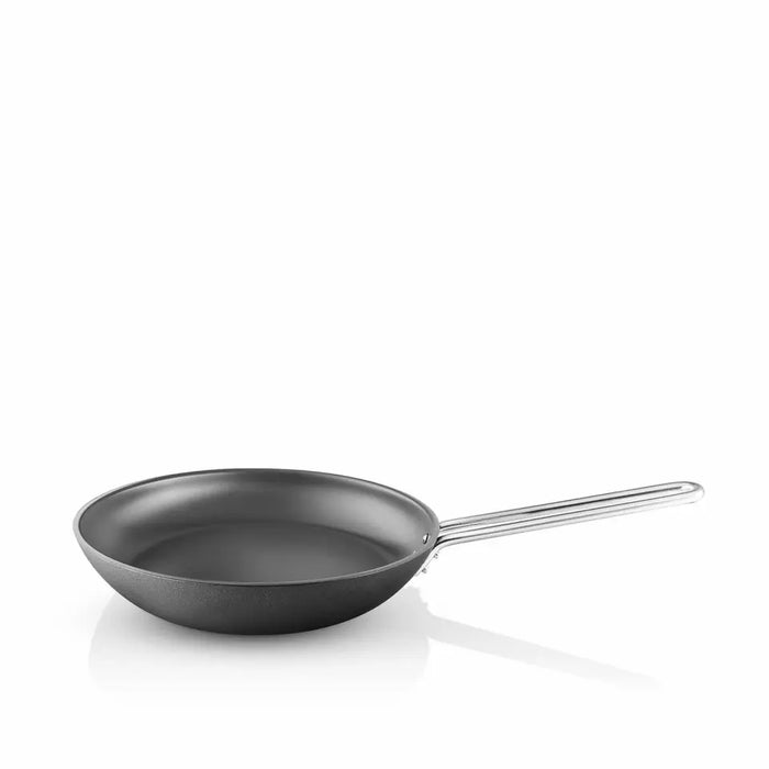 Eva Trio - Professional Laser Titanium Stegepande  - 28 cm.